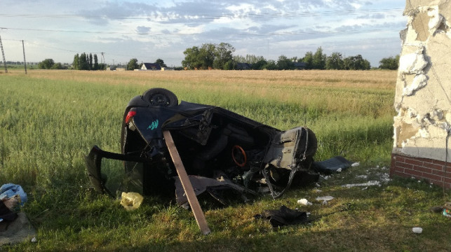 [ZDJĘCIA] Tragedia na drodze. Nie żyje 48-letni mężczyzna - Zdjęcie główne