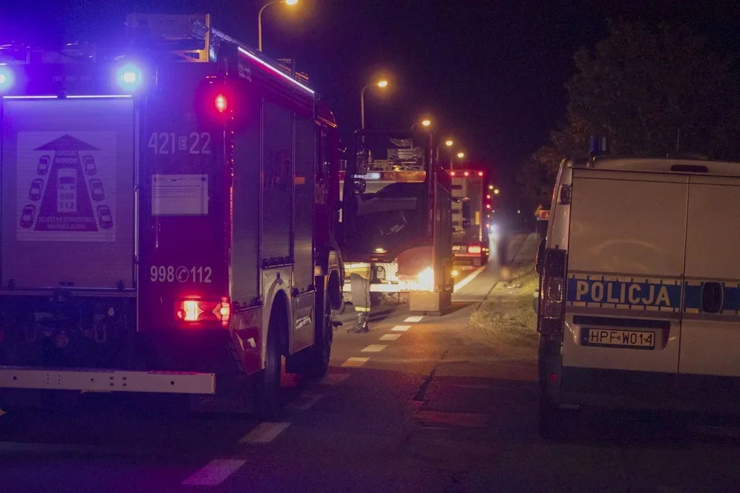 Wypadek z udziałem dwóch aut w Kutnie. Trwa akcja służb [FOTO] - Zdjęcie główne