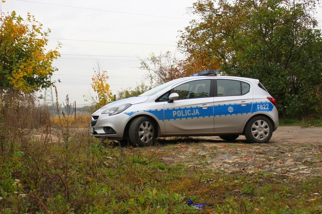 Leżał w zaroślach, wezwano policję. Okazało się, że jest poszukiwany przez niemiecki wymiar sprawiedliwości - Zdjęcie główne