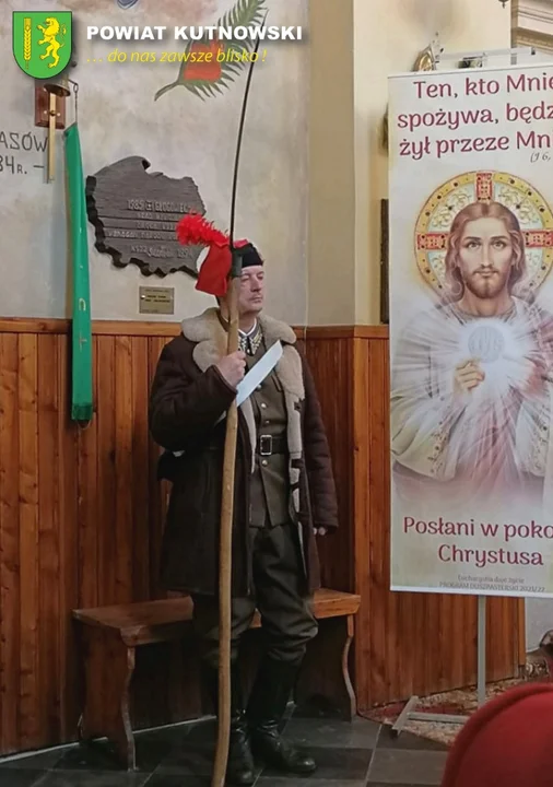 Przedstawiciele Powiatu Kutnowskiego i rady powiatu uczestniczyli we mszy świętej w Sanktuarium Matki Bożej Głogowieckiej w Głogowcu
