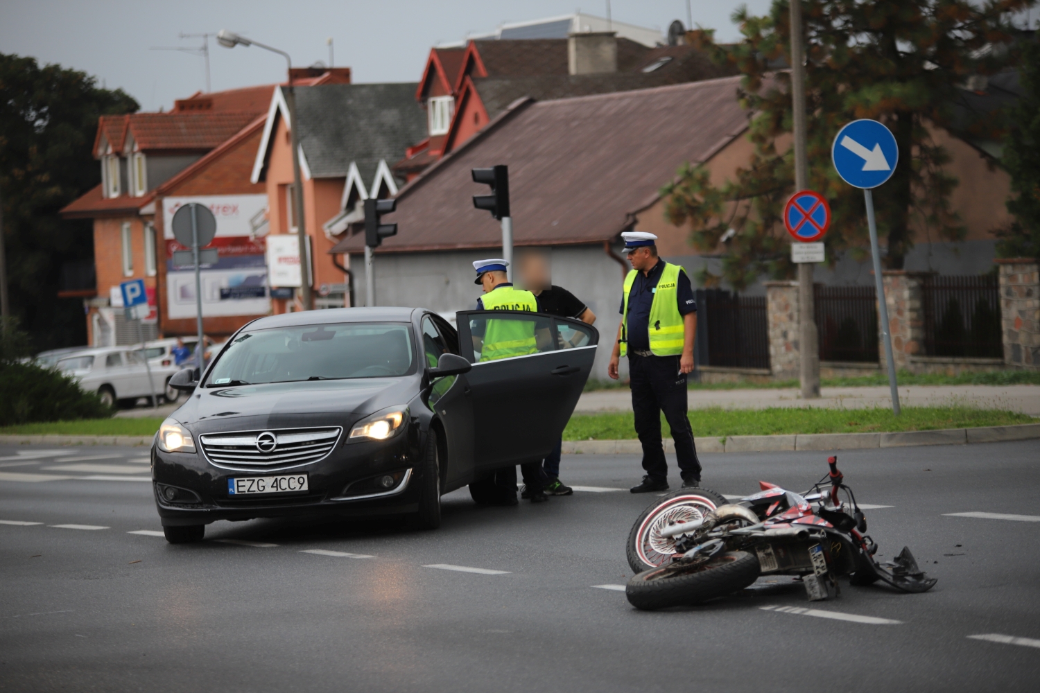 Kraksa na skrzyżowaniu ul. Wyszyńskiego i Jana Pawła II w Kutnie