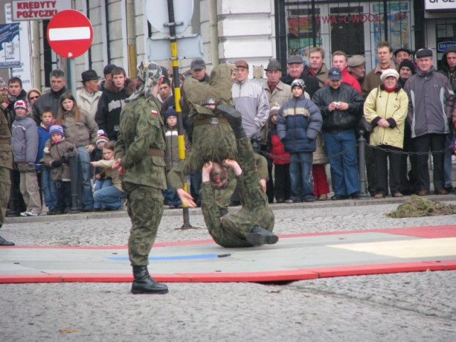 Rosomak na placu Piłsudskiego - Zdjęcie główne