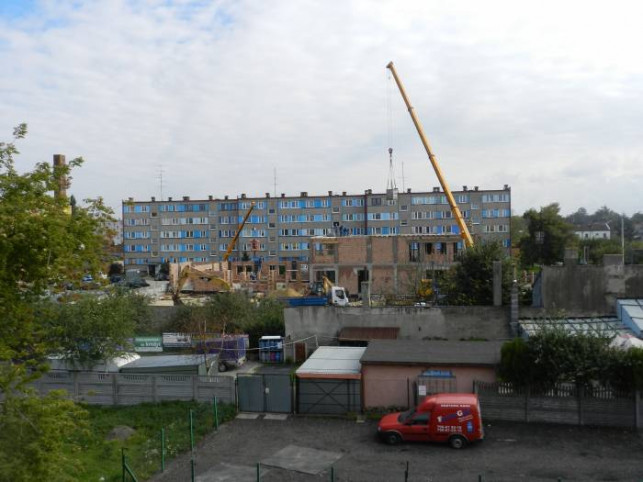 Kościół pnie się w górę - Zdjęcie główne