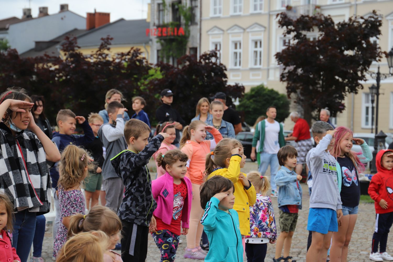 Tańce, zabawy i prezenty – trwa chrześcijański piknik rodzinny w centrum Kutna 