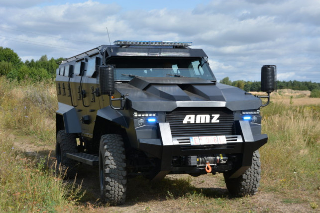 [ZDJĘCIA/WIDEO] Umowa podpisana! AMZ dostarczy policji transportery za 25 milionów - Zdjęcie główne