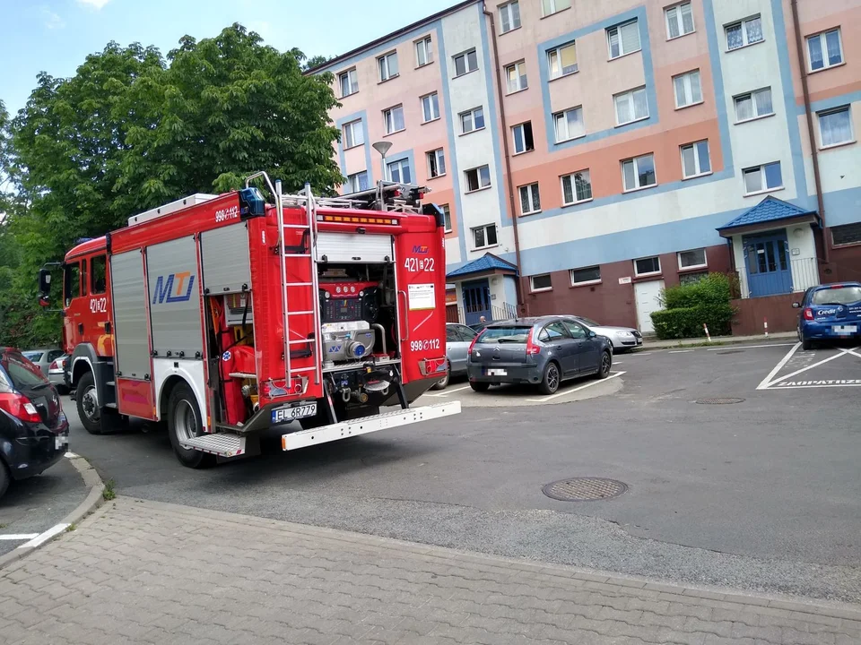 Pożar w bloku na ulicy Barlickiego w Kutnie