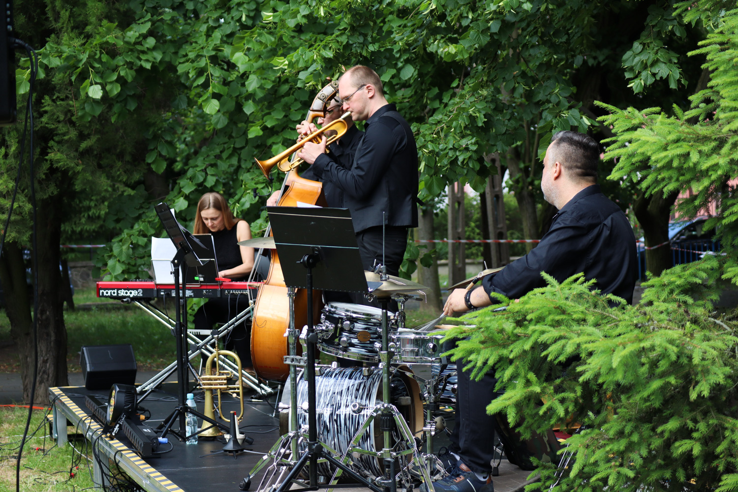 Jazz club w bibliotece. Plenerowy Krzemiński Quartet - Zdjęcie główne