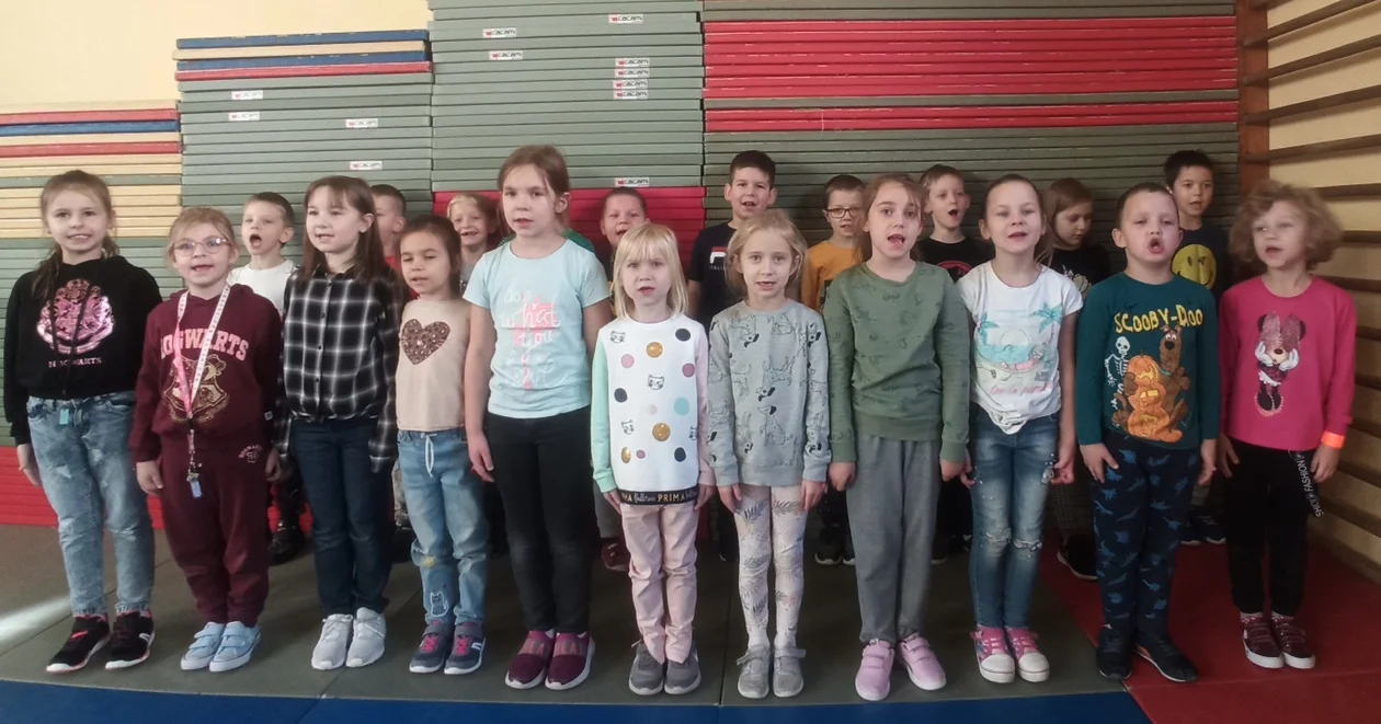 Uczniowie SP nr 6 śpiewali "Mazurka Dąbrowskiego"
