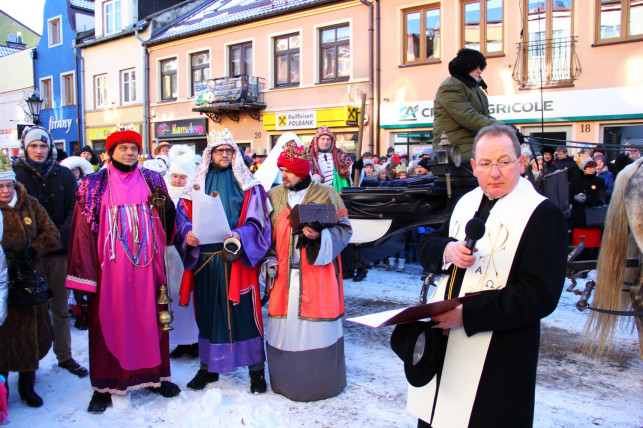 [FOTORELACJA] Hej, kolęda, kolęda! Barwny orszak przeszedł ul. Królewską - Zdjęcie główne