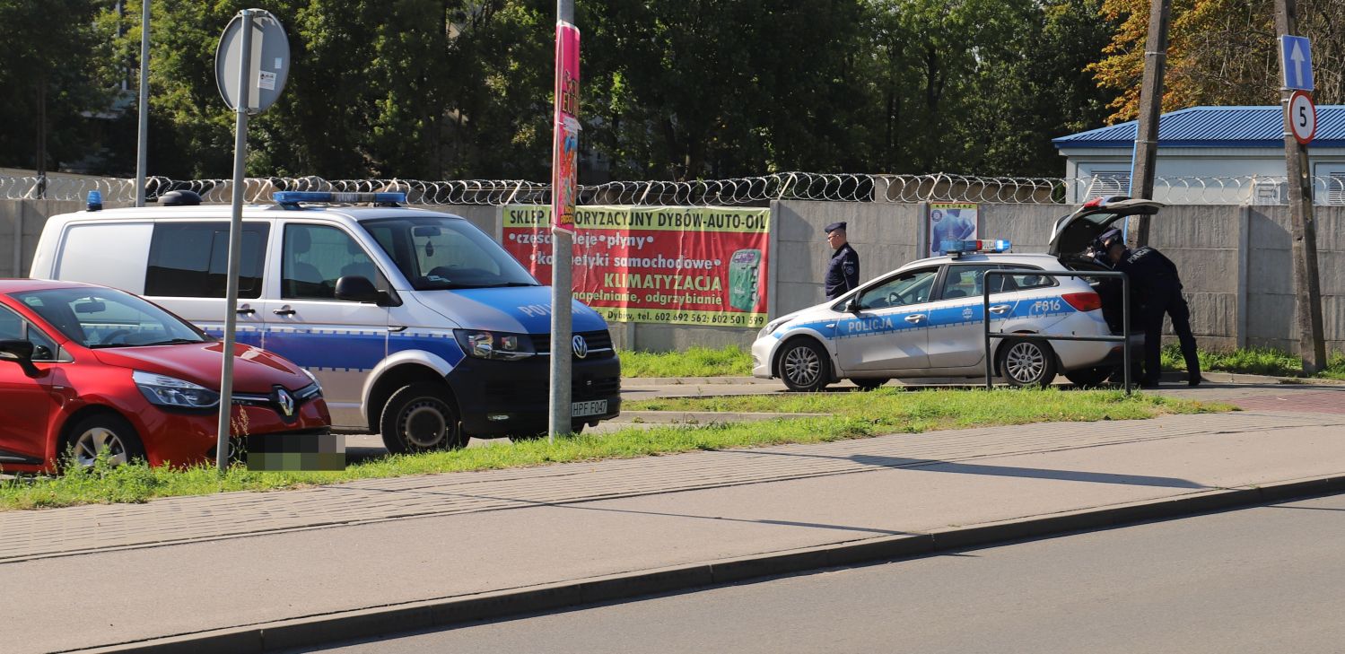 Obok jednej z Biedronek z Kutnie doszło do potrącenia pieszej