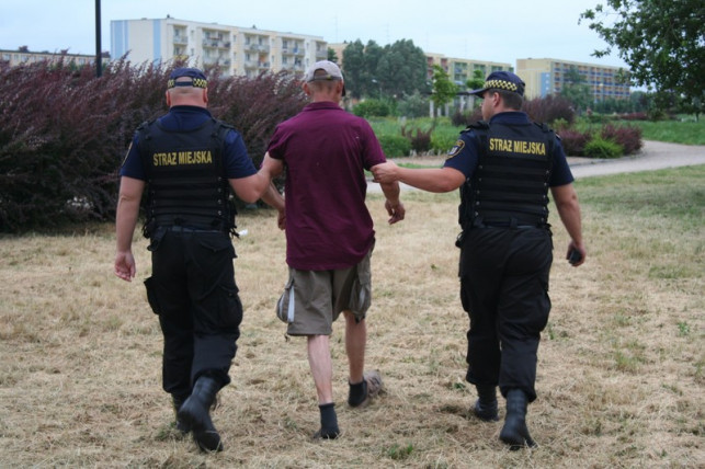 Szpital jak izba wytrzeźwień, strażnicy jak taksówkarze - Zdjęcie główne