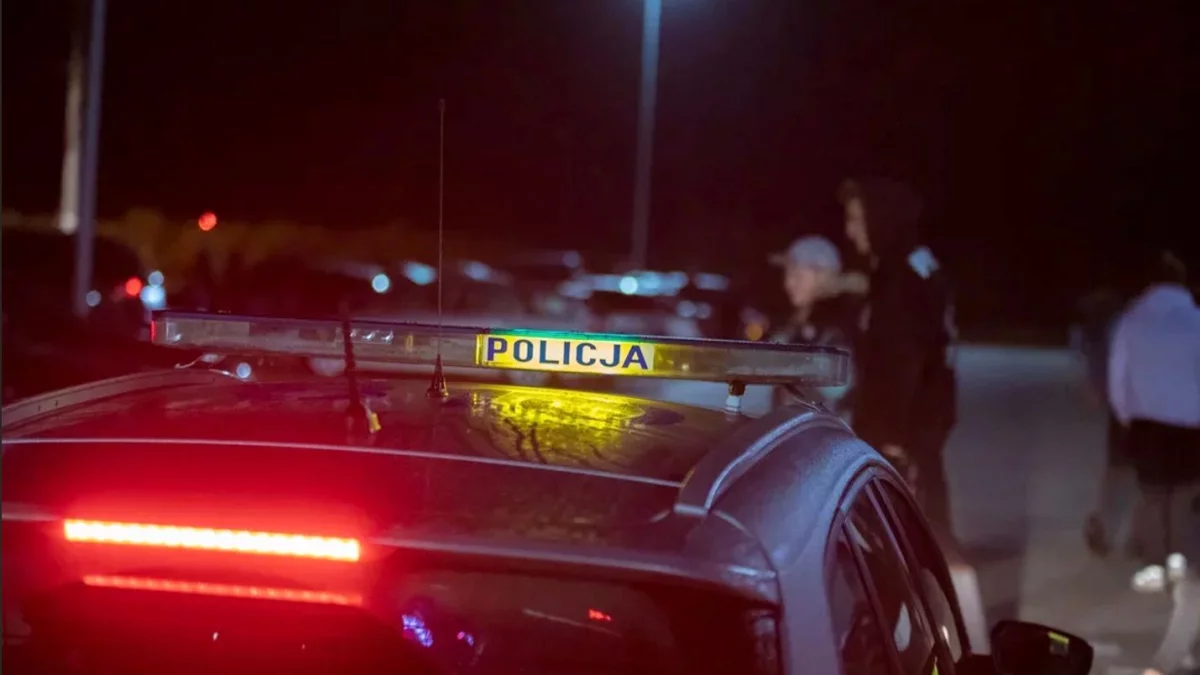 Nocny incydent na wsi. Pijany wjechał autem w ogrodzenie kościoła