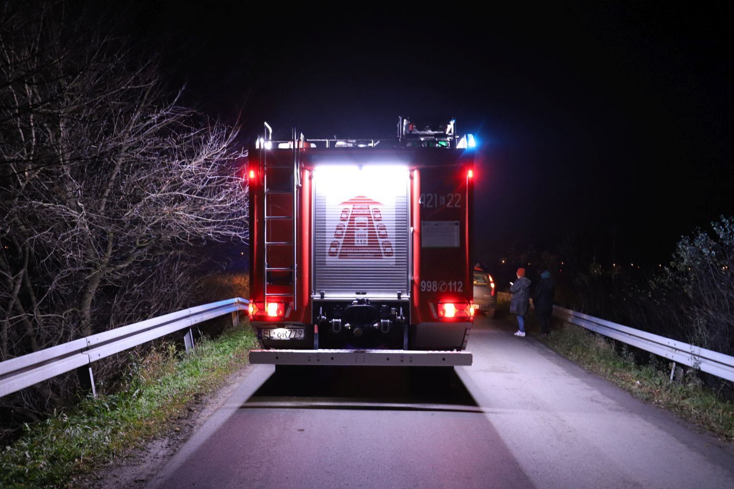 Wypadek pod Kutnem: smart zderzył się z ciągnikiem, kierowca samochodu kompletnie pijany