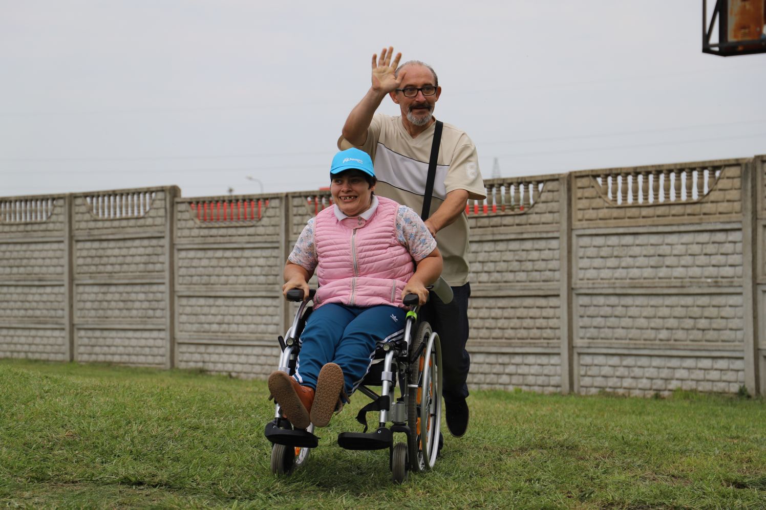 Pod kutnowskim Aquaparkiem trwa piknik, wcześniej odbył się bieg z Forrestem