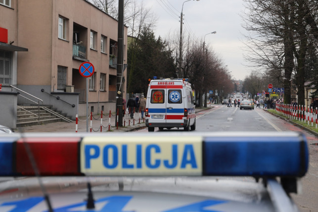 [ZDJĘCIA, AKTUALIZACJA] Feralny początek dnia na kutnowskich drogach. Kolejne potrącenie przy Wawrzyńcu - Zdjęcie główne