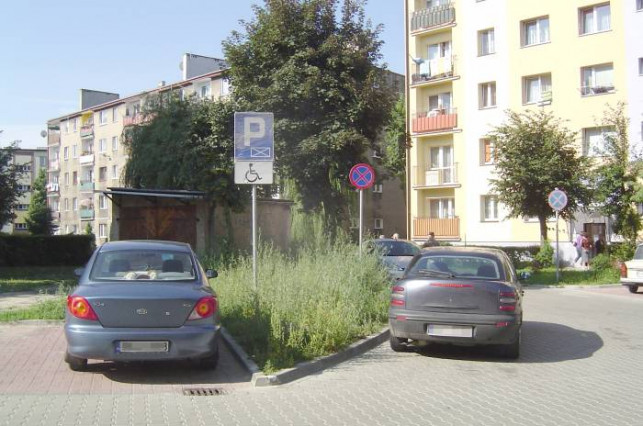 Mieszkańcy Braci Śniadeckich: Żyjemy na parkingu - Zdjęcie główne