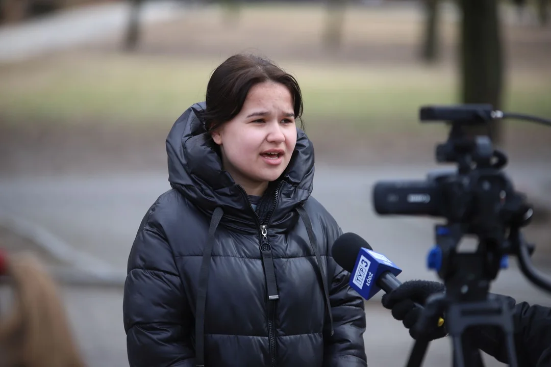 Uchodźcy z Ukrainy wspólnie wysprzątali Park Traugutta w Kutnie