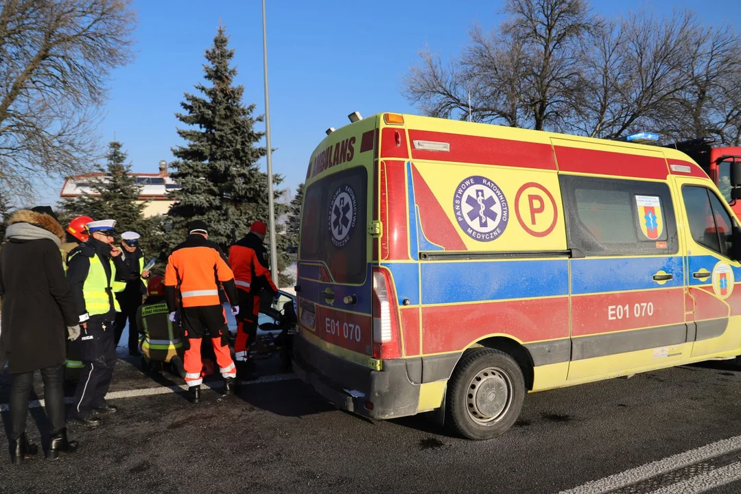 Poważny wypadek pod Kutnem. Na miejscu wszystkie służby, lądował śmigłowiec LPR