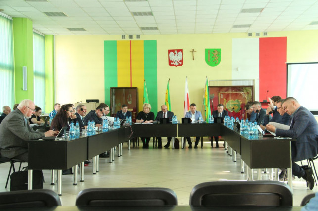 Nowa rada w powiecie. W składzie Dąbrowska, Jędrzejczak, dwóch Walczewskich - Zdjęcie główne