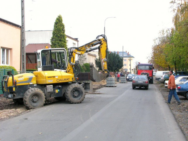 Na Olimpijskiej nowe chodniki i parking - Zdjęcie główne