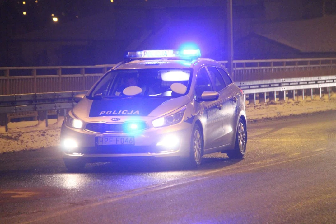 Przechodzień wzbudził podejrzenia policjantów. Grożą mu nawet 3 lata więzienia - Zdjęcie główne