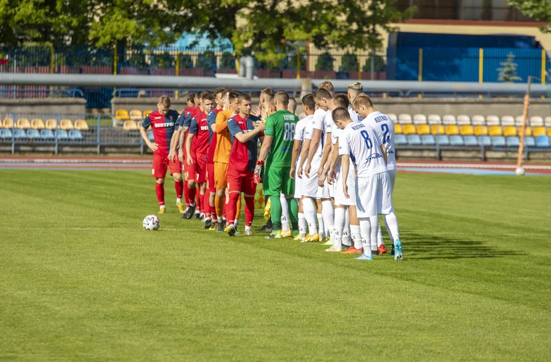 KS Kutno przegrał na własnym stadionie ze Zniczem Biała Piska 2-4