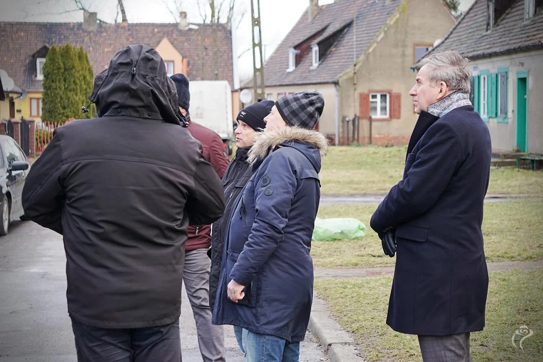 Mieszkańcy Azorów poszkodowani przez wichurę. Władze Kutna zaoferowały pomoc [FOTO] - Zdjęcie główne