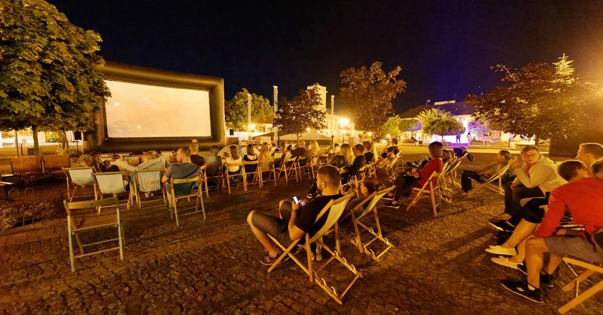 Powraca Kino przy Fontannie! Jaki repertuar zaplanowano na najbliższe letnie wieczory? - Zdjęcie główne