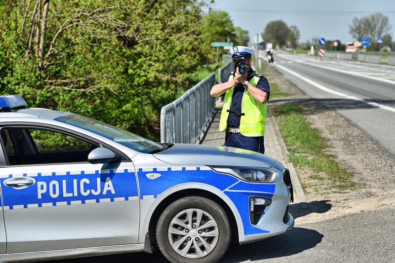 Kutnowscy policjanci walczą z piratami drogowymi w ostatnie dni wakacji: „Nie będziemy stosować taryfy ulgowej” - Zdjęcie główne