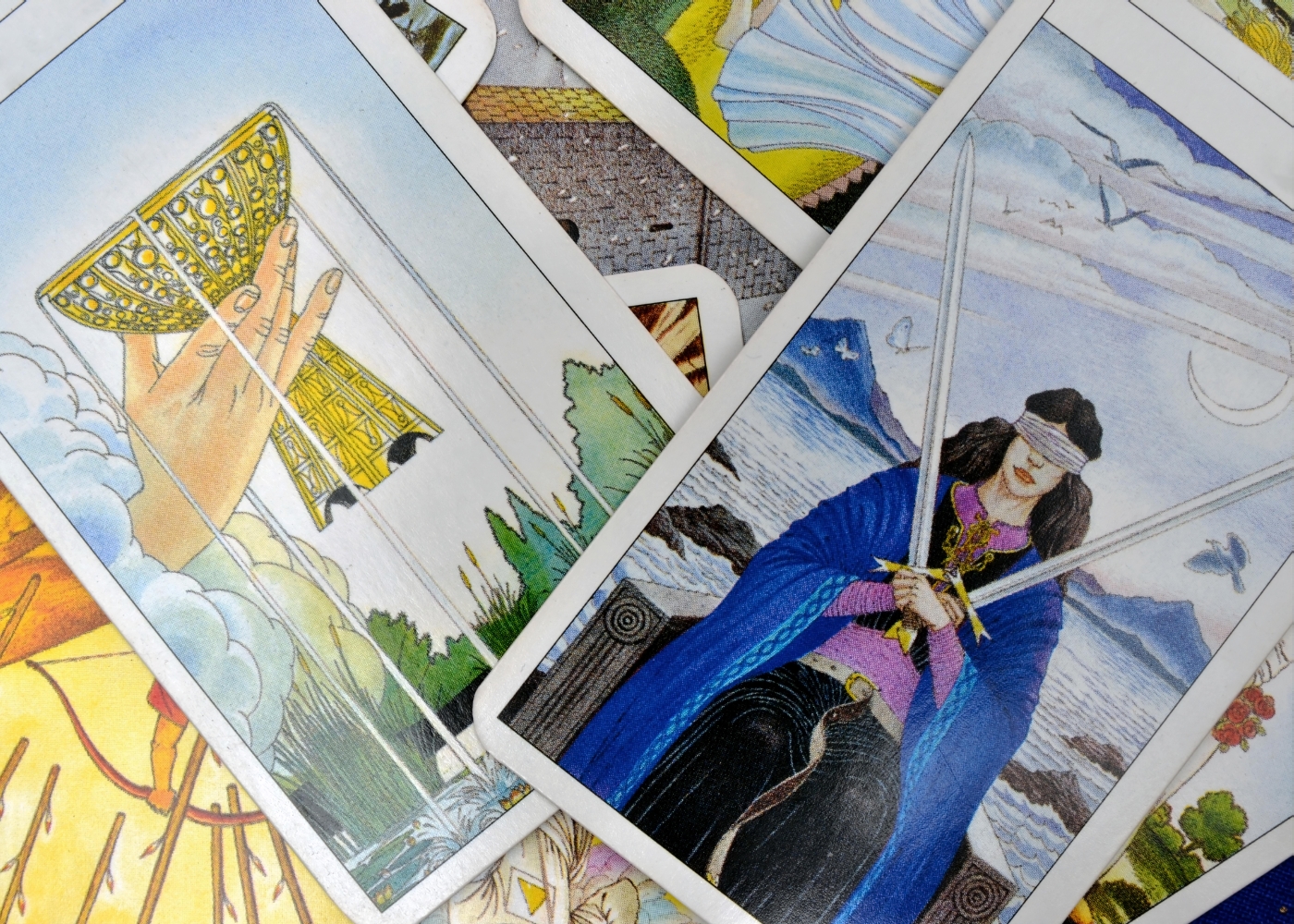 Tarot- narzędzie zarówno do zabaw, jak i poważnych rozważań o życiu - Zdjęcie główne