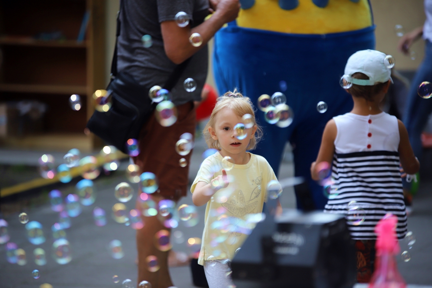 Piknik rodzinny odbył się pod kutnowską biblioteka w parku Traugutta