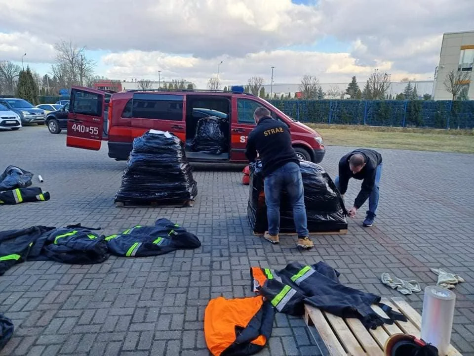 Strażacy z Kutna i regionu włączyli się w zbiórkę sprzętu dla kolegów z Ukrainy 