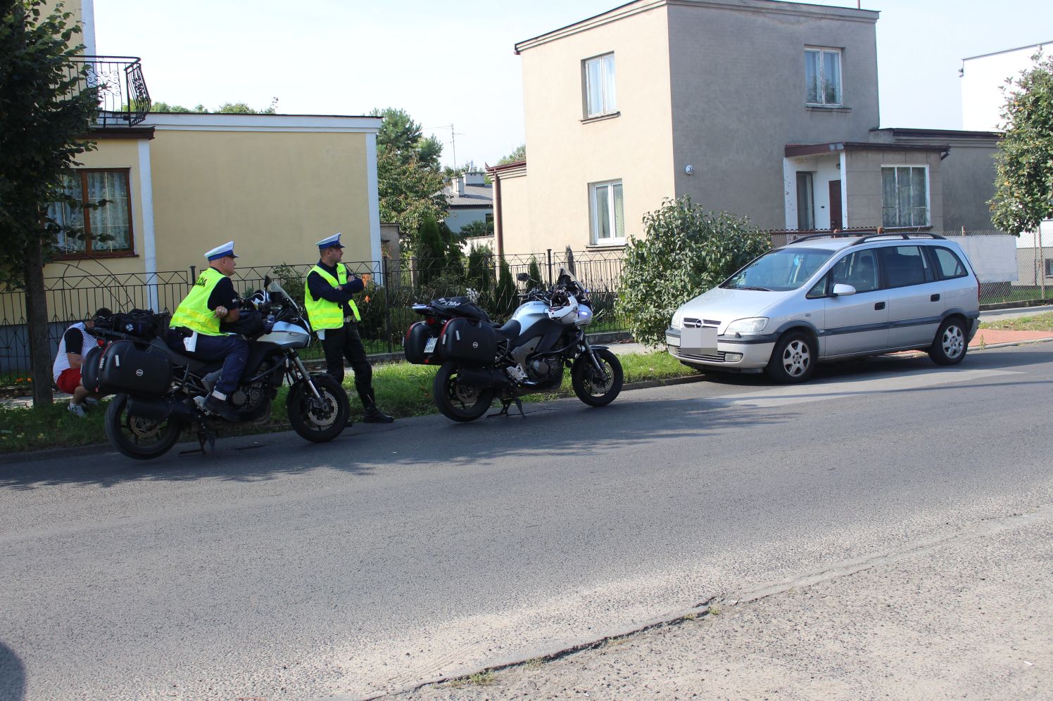 Obok kutnowskiego szpitala samochód dostawczy zderzył się z osobówką