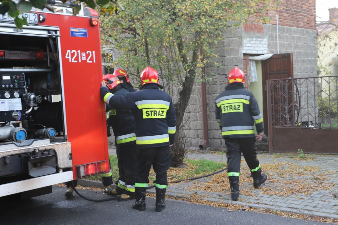 W mieszkaniu znaleziono zwłoki mężczyzny. Okoliczności tragedii ustalają kutnowscy policjanci  - Zdjęcie główne