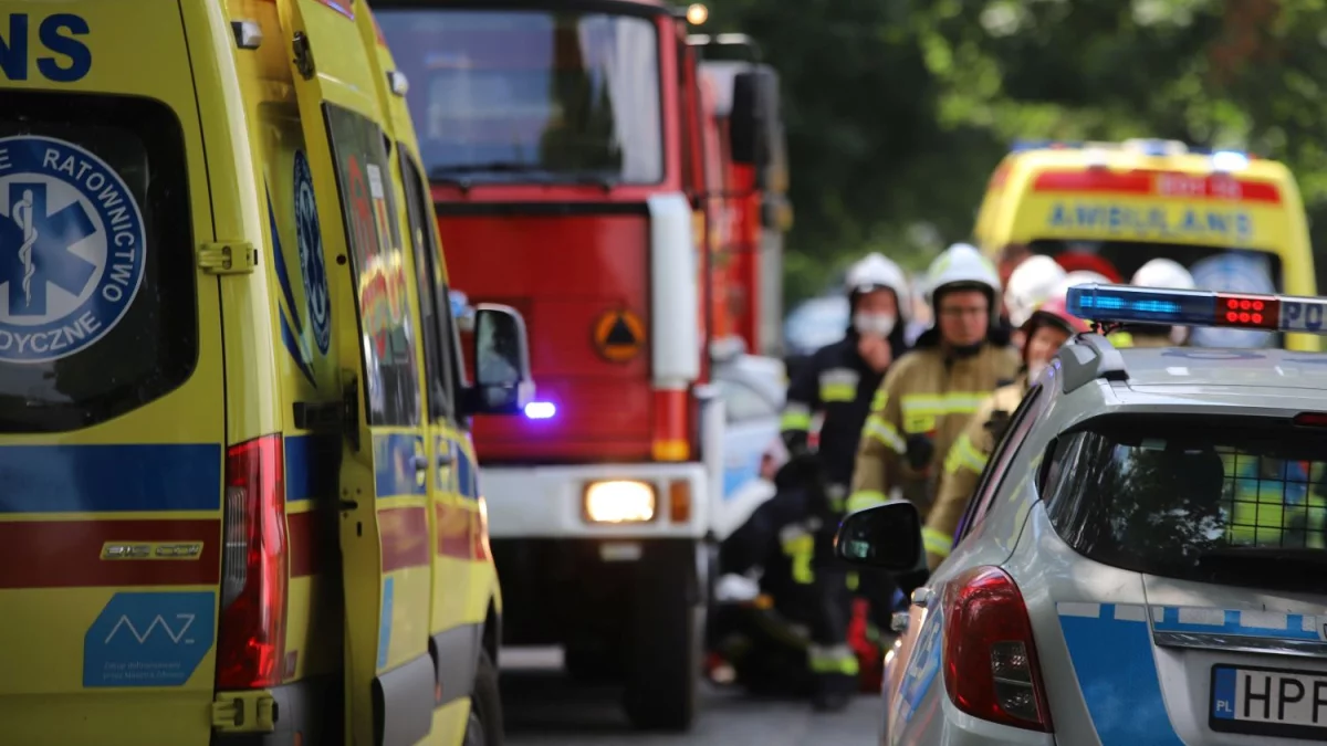 Zderzenie ciągnika z osobówką. Sprawca uciekł, poszukuje go policja - Zdjęcie główne