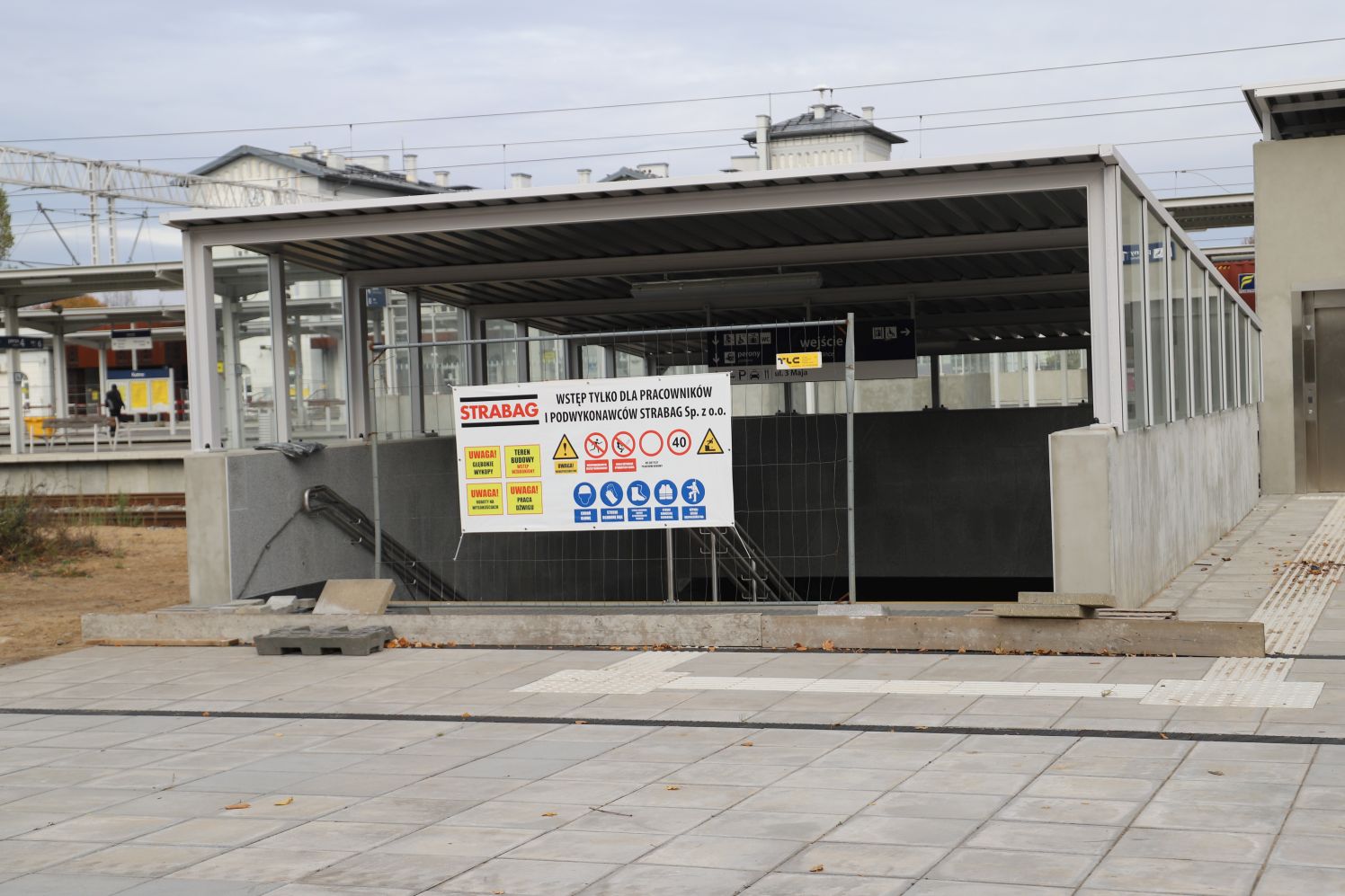 Opóźnienia prac na kutnowskiej stacji wciąż postępują