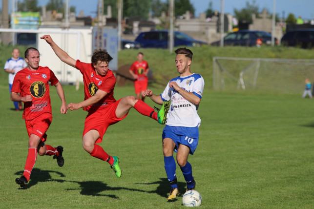 [FOTO] Rezerwy nie sporostały Bzurze - Zdjęcie główne