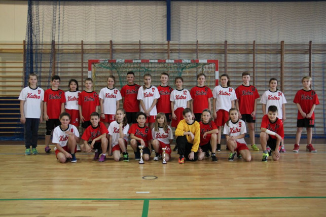 "Dziewiątka" najlepsza w mini piłkę ręczną - Zdjęcie główne