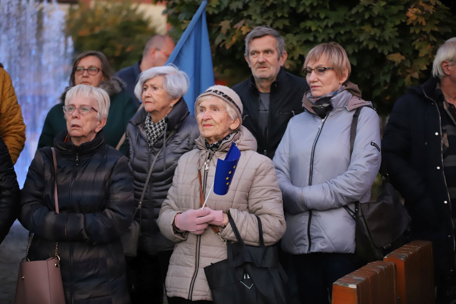 Protest „#Zostaję w Unii” w sercu Kutna. Kilkadziesiąt osób na Placu Piłsudskiego