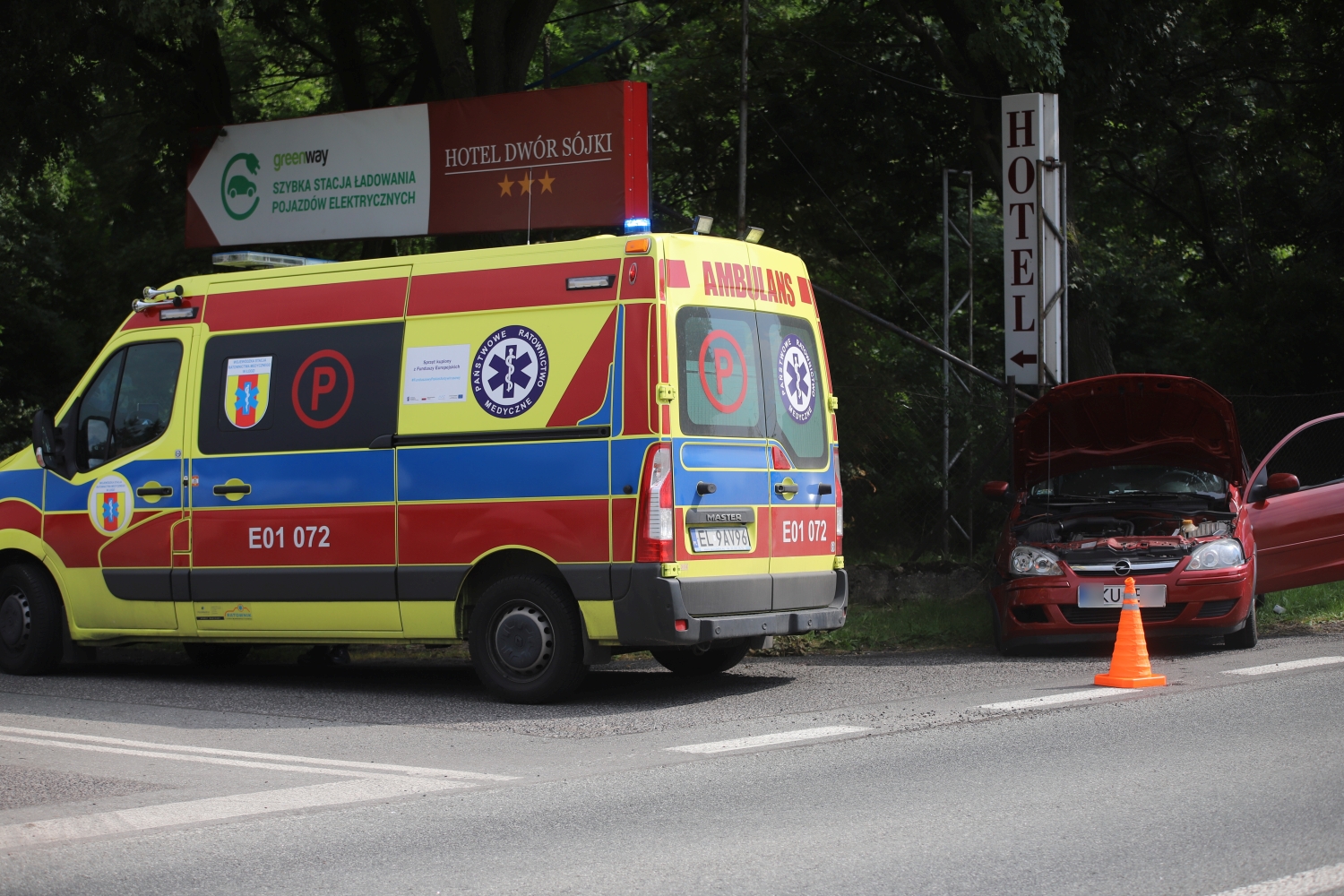 W zdarzeniu brały udział dwa auta osobowe