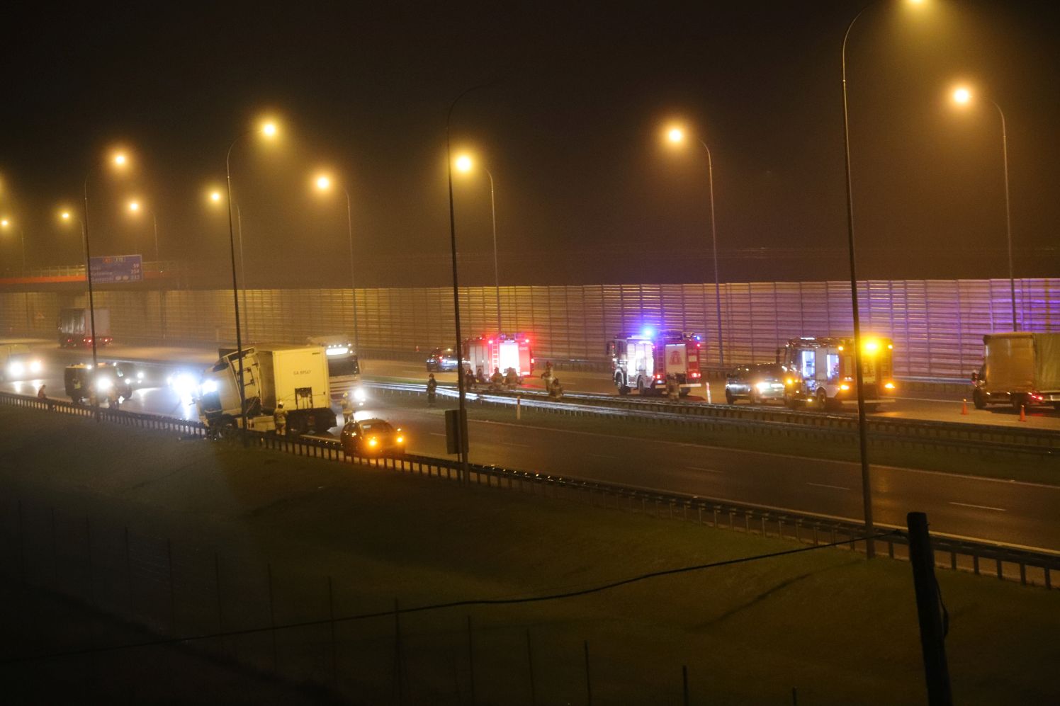 Na autostradzie pod Kutnem rozbił się samochód ciężarowy