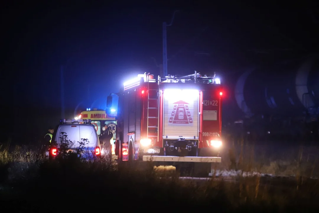 Kutnowska policja szuka osób, które mogą pomóc w ustaleniu tożsamości mężczyzny śmiertelnie potrąconego przez pociąg