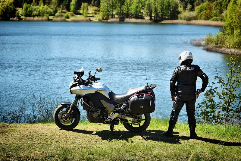 Policjanci na nieoznakowanych motocyklach patrolują powiat kutnowski [ZDJĘCIA] - Zdjęcie główne