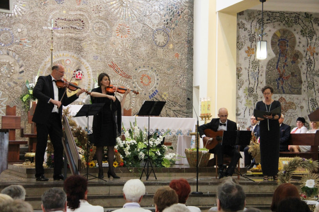 Letni Festiwal Muzyczny: Barwne melodie w Woźniakowie - Zdjęcie główne