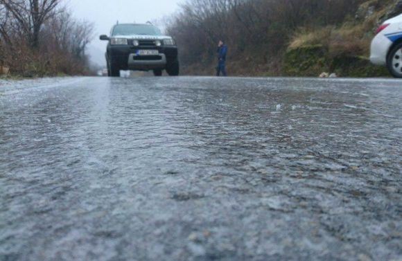 Wsiadasz jutro za kółko? Miej się na baczności, będzie naprawdę ślisko! - Zdjęcie główne