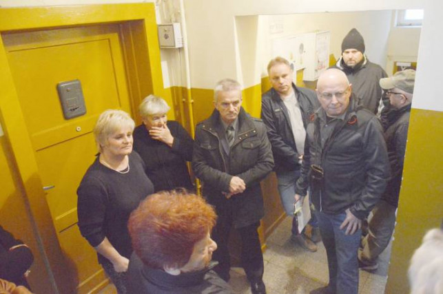 Lokatorzy kontra administracja - "Marzniemy przez urzędników" - Zdjęcie główne