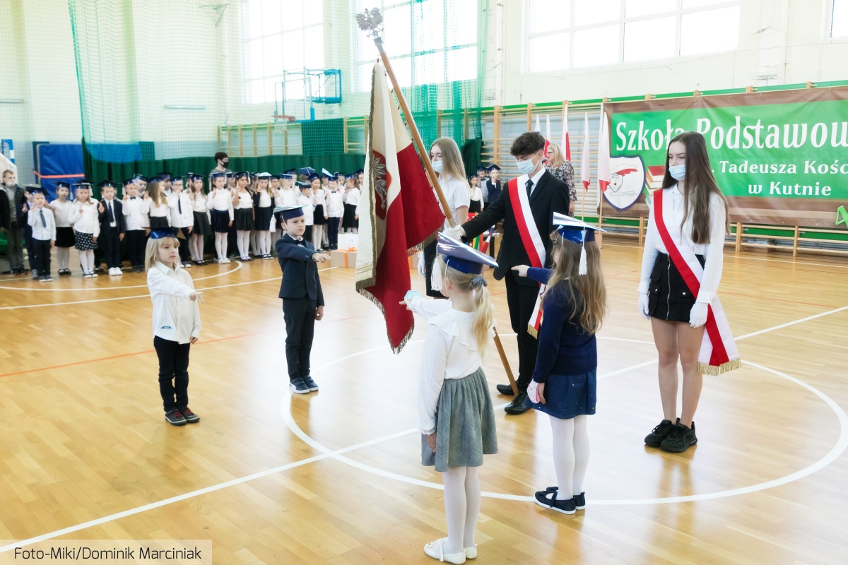 Wielkie święto w „Jedynce”. Pierwszaki złożyły ślubowanie