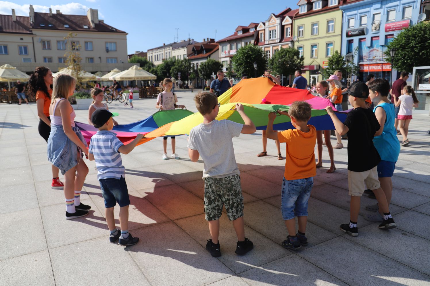 Na kutnowskim Placu Wolności zorganizowano gry i zabawy dla dzieci