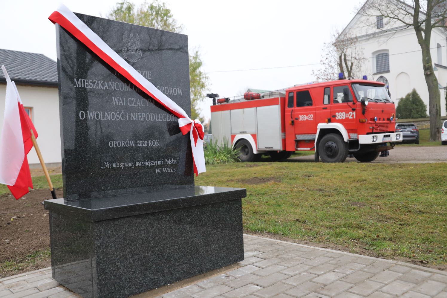 W Gminie Oporów odsłonięto nowy pomnik