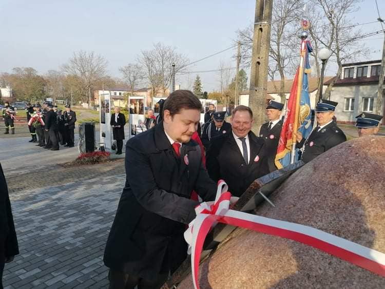 Patriotycznie w powiecie kutnowskim. Dąbrowice oddały cześć bohaterom